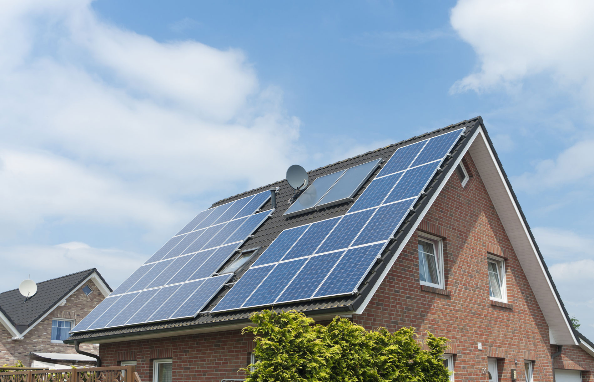 Solar-and-thermal-Panel-Cleaning-service-to-improve-solar-panel-effieciency-for-commercial-domestic-industrial-by-Ian-Bull-Ltd-Professional-Window-Cleaning-Contractors-Hampshire